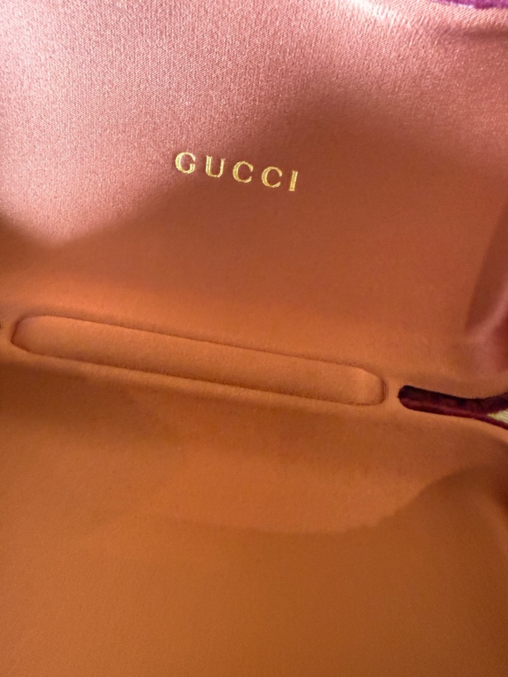 Gucci Velvet Eyewear Case in Deep Rose and Peach. Case , dust bag and wipe cloth - Picture 5 of 7